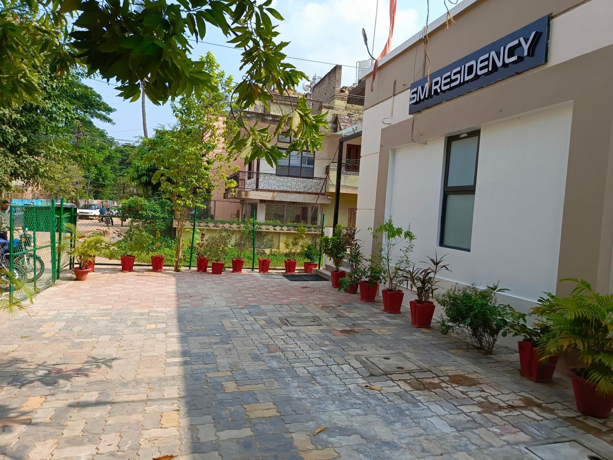 Hotel Sm Residency à Bhubaneswar Extérieur photo