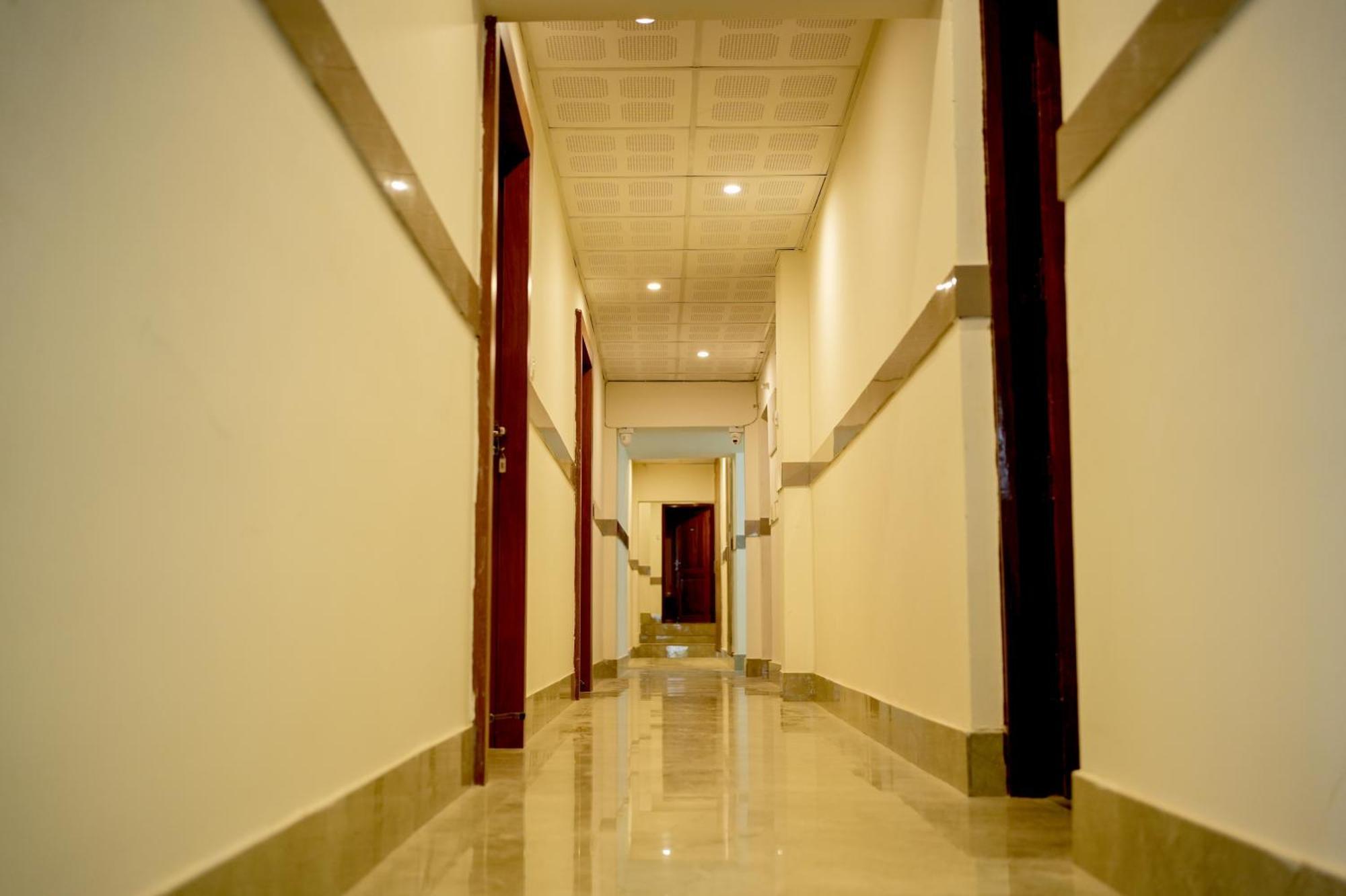 Hotel Sm Residency à Bhubaneswar Extérieur photo